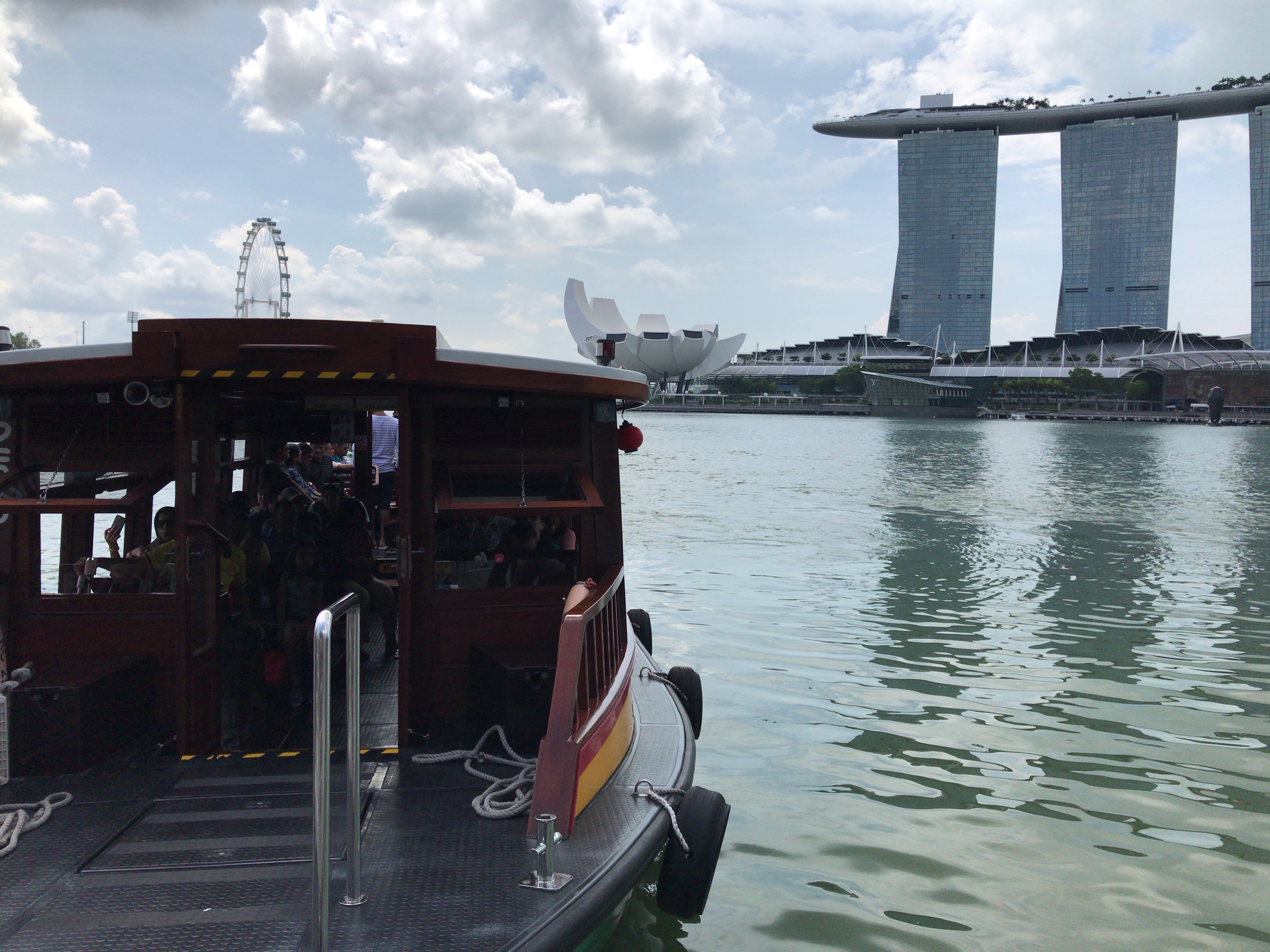 シンガポールの遊覧船